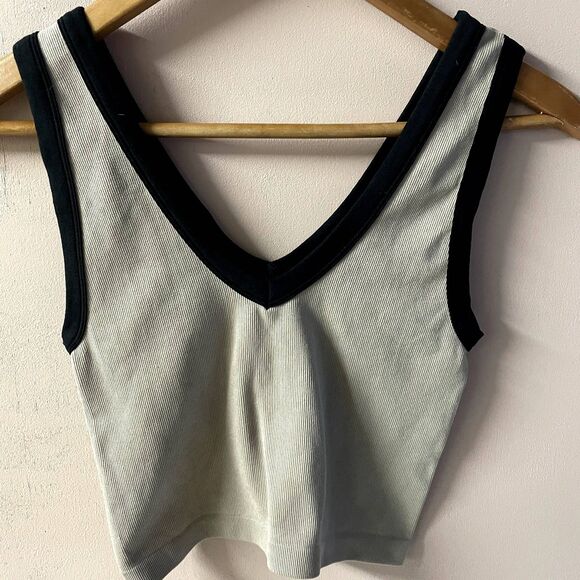 Forever 21 Ribbed Taupe & Black Trimmed V-Neck Cropped Top Size M EUC - Picture 11 of 11